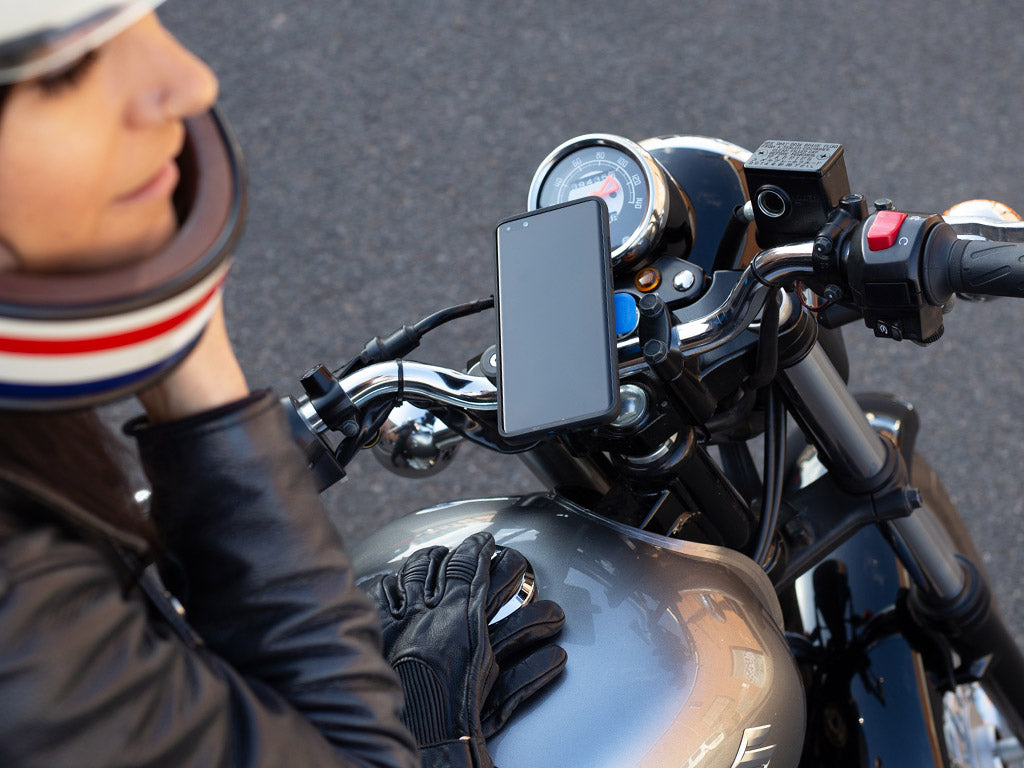 Un trajet en toute sécurité avec QuadLock moto - Motos Illimitées